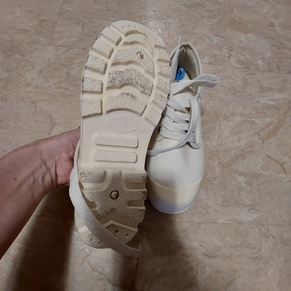 Tommy Bahama canva sneakers bnwt size 6.5 - Picture 5 of 5